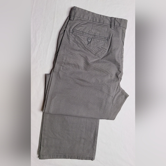 Old Navy Mens Ultimate Straight W38 L30 - Picture 3 of 6